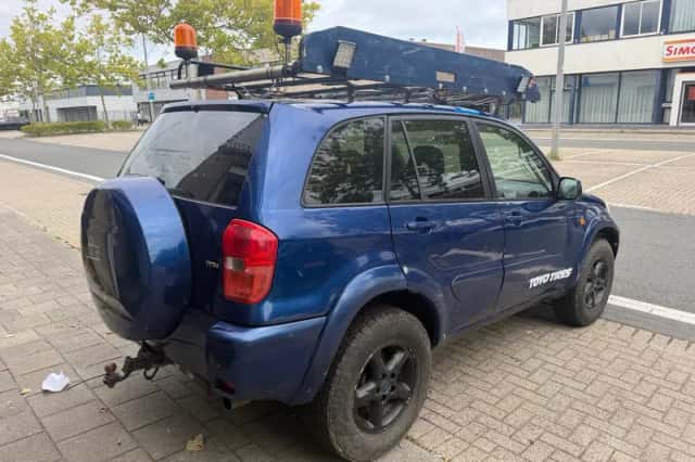 Toyota RAV4 (2003) thumbnail 6