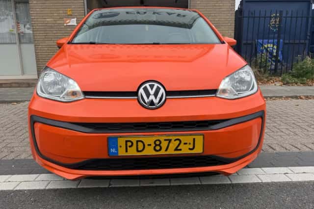 Volkswagen Up (2017) thumbnail 4