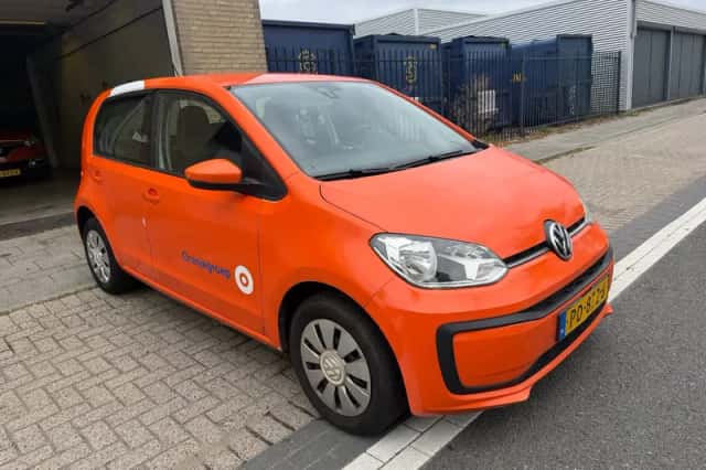 Volkswagen Up (2017) thumbnail 5