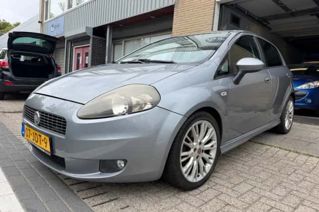 Fiat Punto (2009) thumbnail 1