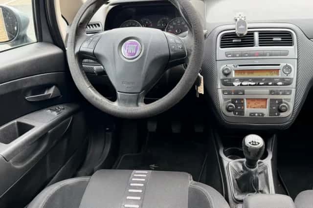 Fiat Punto (2009) thumbnail 2