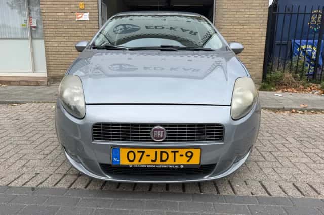 Fiat Punto (2009) thumbnail 4