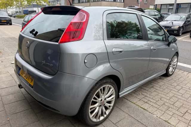 Fiat Punto (2009) thumbnail 5