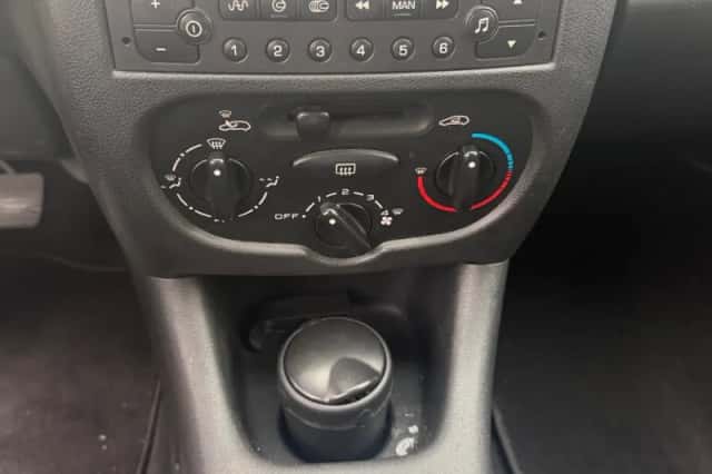 Peugeot 206 (2010) thumbnail 3