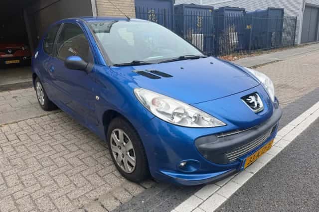 Peugeot 206 (2010) thumbnail 5