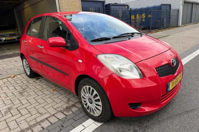 Toyota Yaris (2006) thumbnail 5