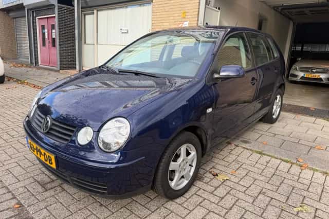 Volkswagen Polo (2004) thumbnail 1