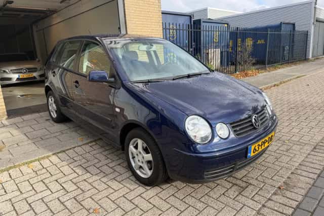 Volkswagen Polo (2004) thumbnail 5