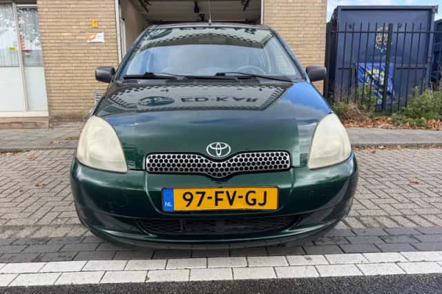 Toyota Yaris (2000) thumbnail 4