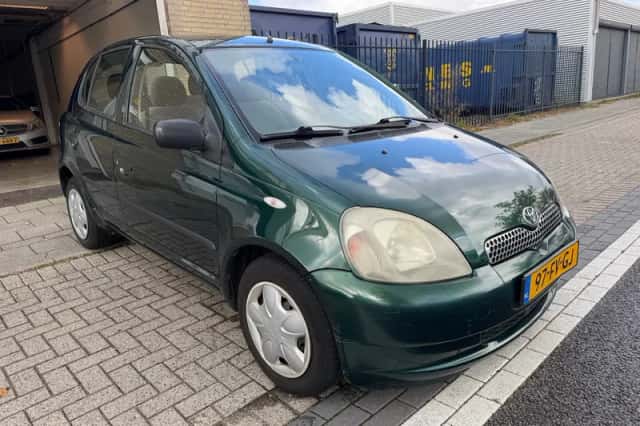 Toyota Yaris (2000) thumbnail 5