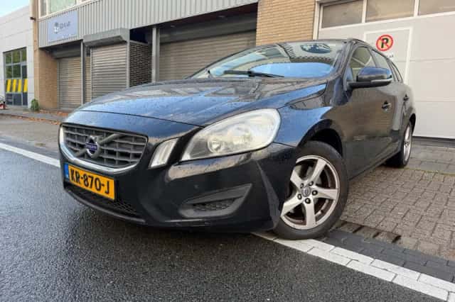 Volvo V60 (2013) thumbnail 1