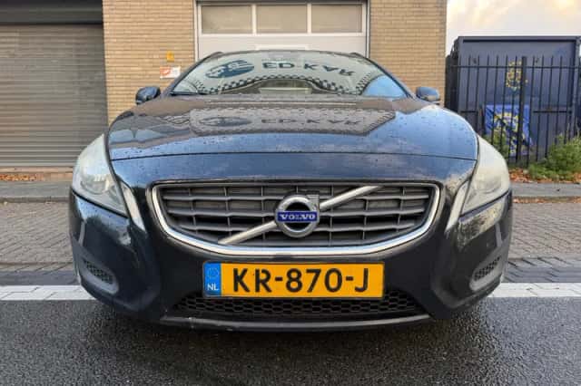 Volvo V60 (2013) thumbnail 4