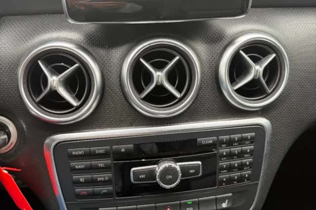 Mercedes-Benz A-Klasse (2013) thumbnail 3