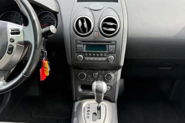 Nissan Qashqai+2 (2011) thumbnail 3