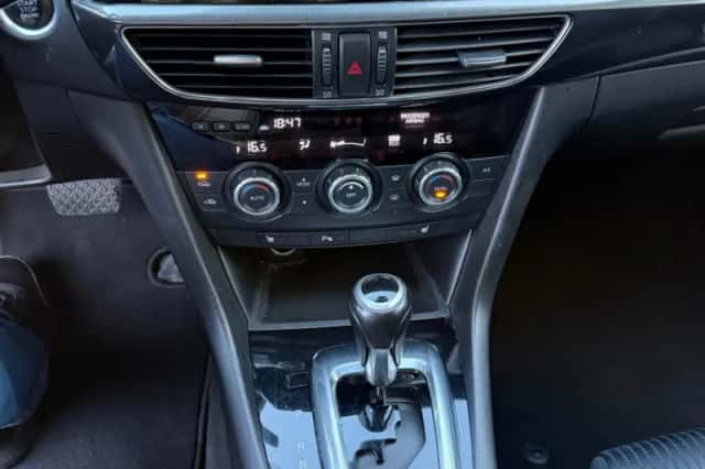 Mazda 6 (2013) thumbnail 2
