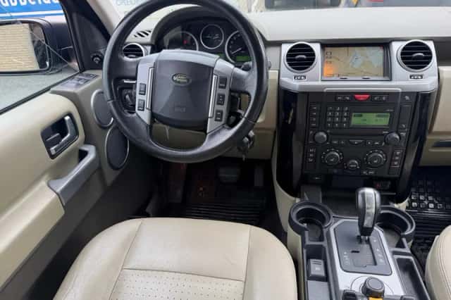 Land Rover Discovery (2007) thumbnail 2