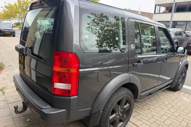 Land Rover Discovery (2007) thumbnail 6