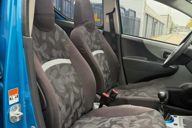 Suzuki Alto (2011) thumbnail 4