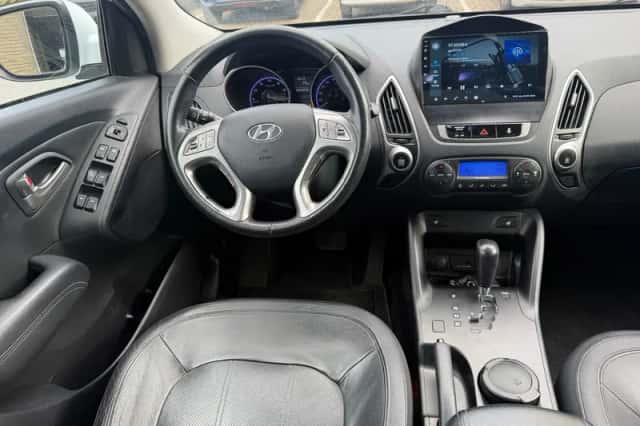 Hyundai ix35 (2011) thumbnail 2