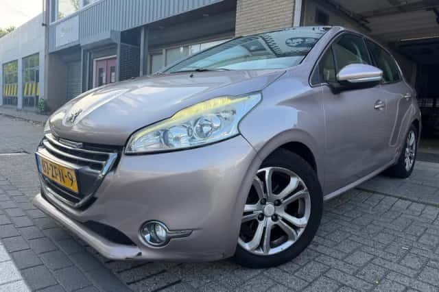 Peugeot 208 (2012) thumbnail 1