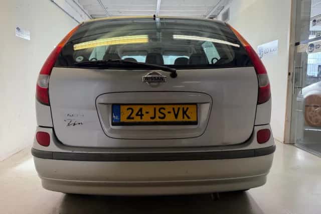 Nissan Almera Tino (2002) thumbnail 6