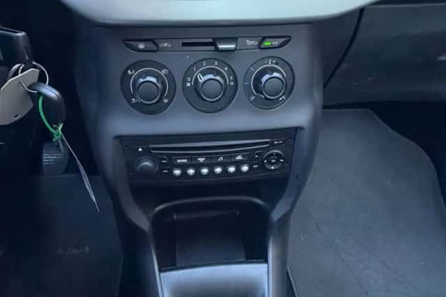 Citroën C3 (2010) thumbnail 3