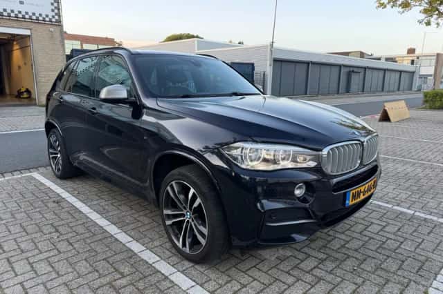 BMW X5 (2016) thumbnail 5