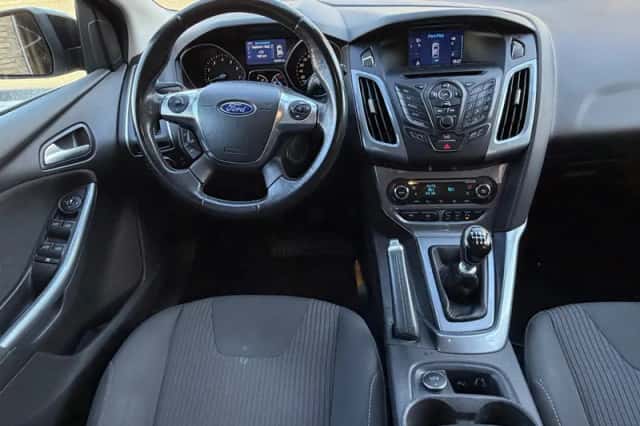 Ford Focus (2015) thumbnail 2