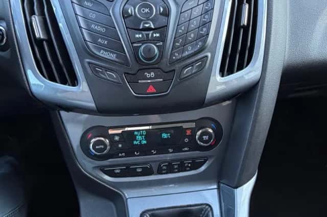Ford Focus (2015) thumbnail 3
