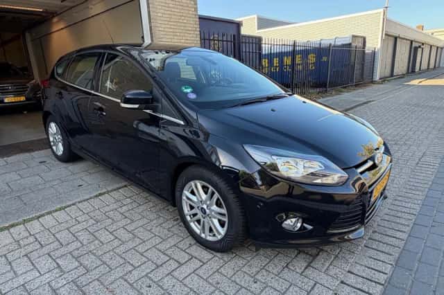 Ford Focus (2015) thumbnail 5