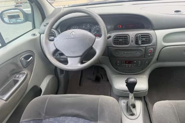 Renault Scénic (2002) thumbnail 2