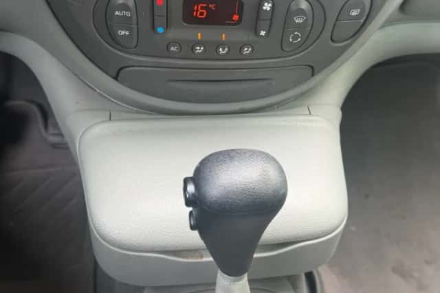 Renault Scénic (2002) thumbnail 3