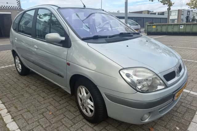 Renault Scénic (2002) thumbnail 5