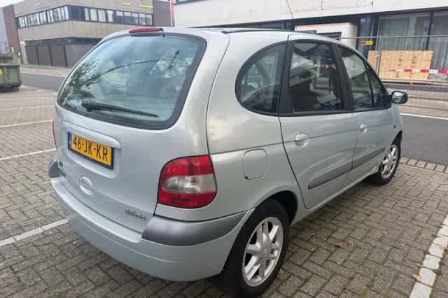 Renault Scénic (2002) thumbnail 6