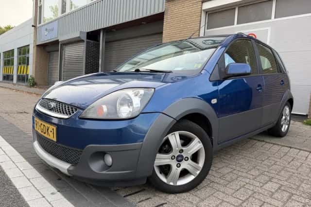 Ford Fiesta (2008) thumbnail 1