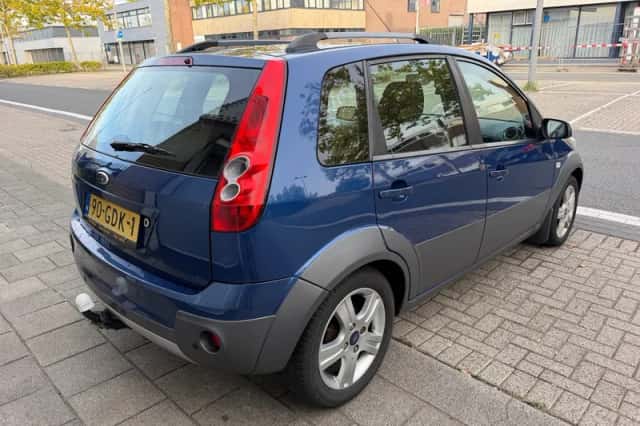 Ford Fiesta (2008) thumbnail 5