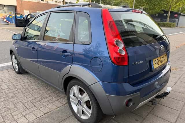 Ford Fiesta (2008) thumbnail 6