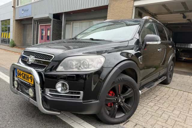 Chevrolet Captiva (2008) thumbnail 1