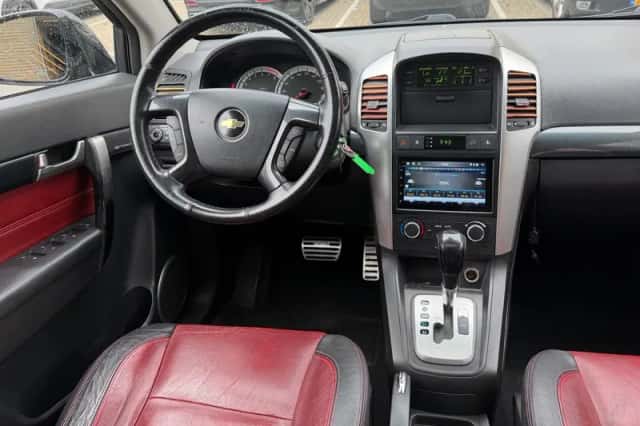 Chevrolet Captiva (2008) thumbnail 2