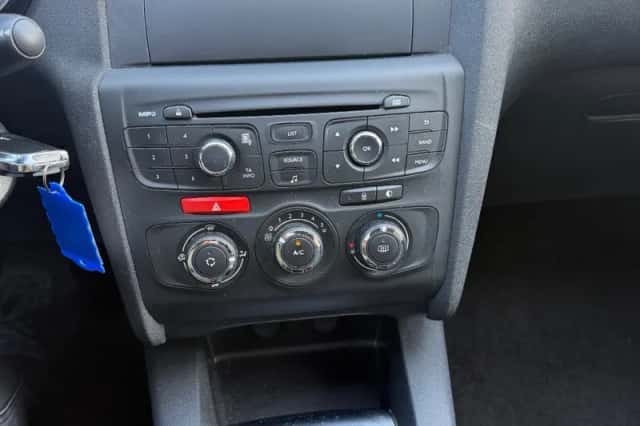Citroën C4 (2013) thumbnail 3
