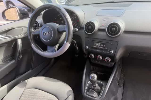 Audi A1 (2012) thumbnail 2
