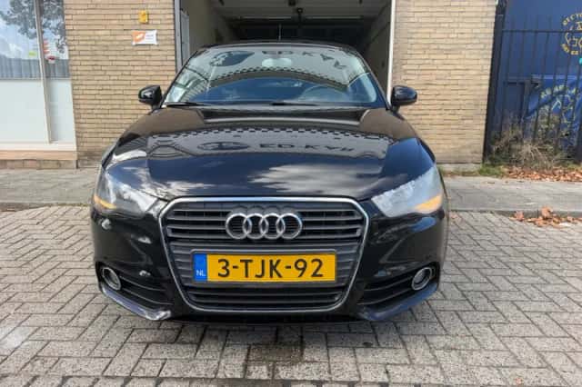 Audi A1 (2012) thumbnail 3