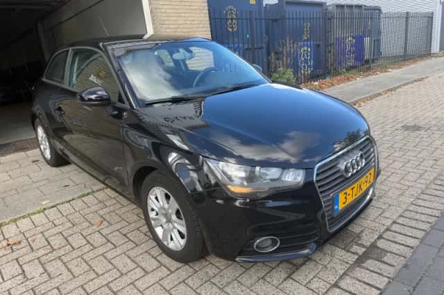 Audi A1 (2012) thumbnail 4