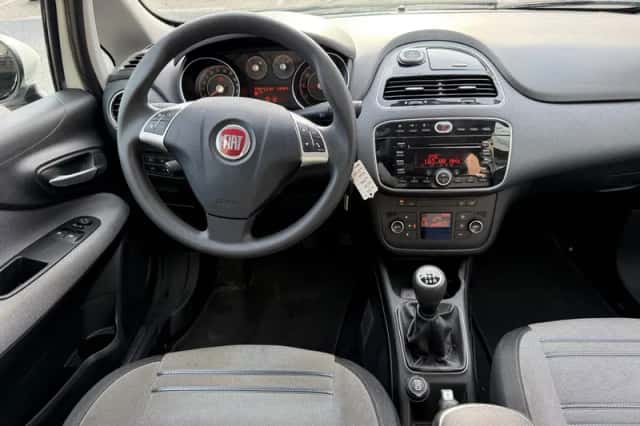 Fiat Punto Evo (2010) thumbnail 2