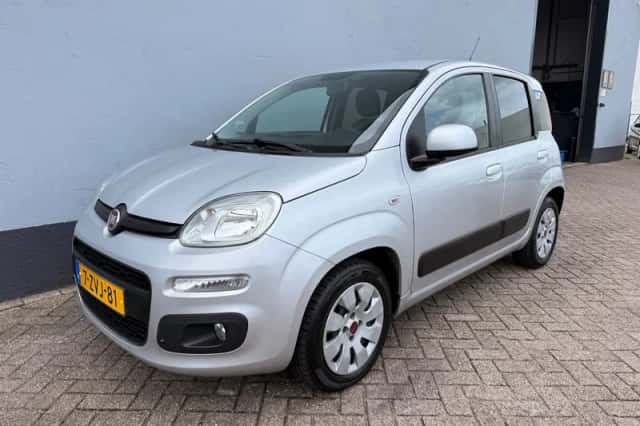 Fiat Panda (2015) thumbnail 1
