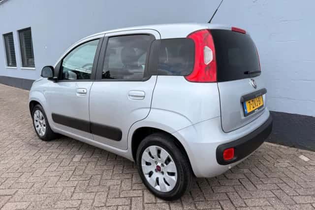 Fiat Panda (2015) thumbnail 3