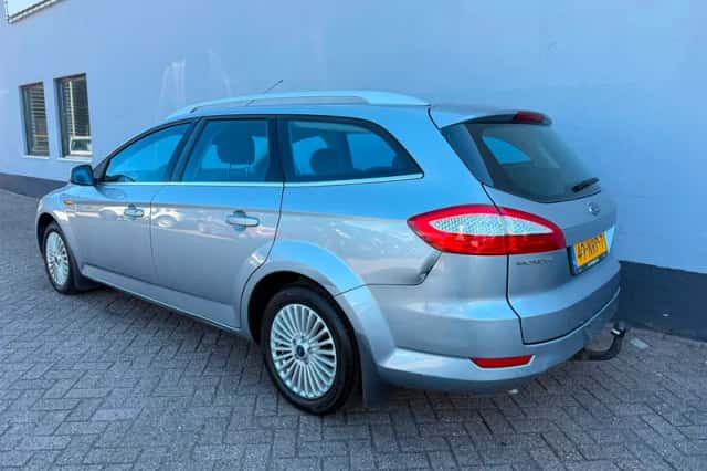 Ford Mondeo (2010) thumbnail 3