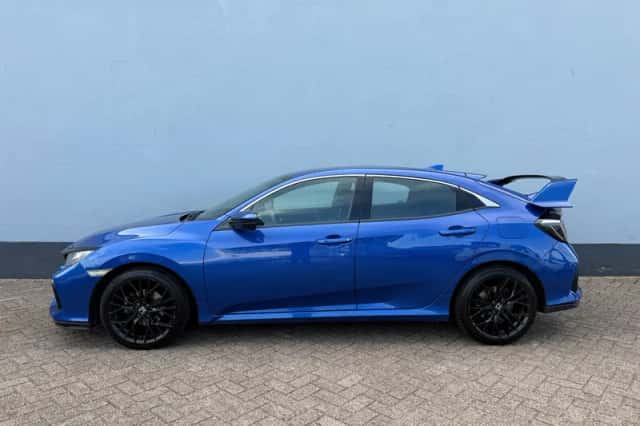 Honda Civic (2017) thumbnail 2
