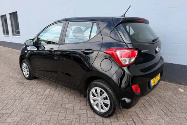 Hyundai i10 (2016) thumbnail 3