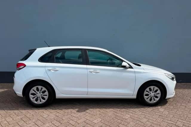 Hyundai i30 (2018) thumbnail 5